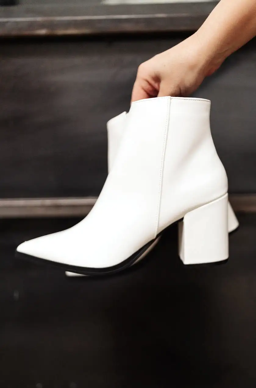 Amari Ankle Boots in White