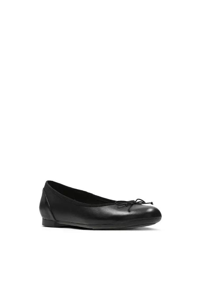 Clarks Clarks Couture Bloom Black Leather Womens Flats with Ortholite Technology