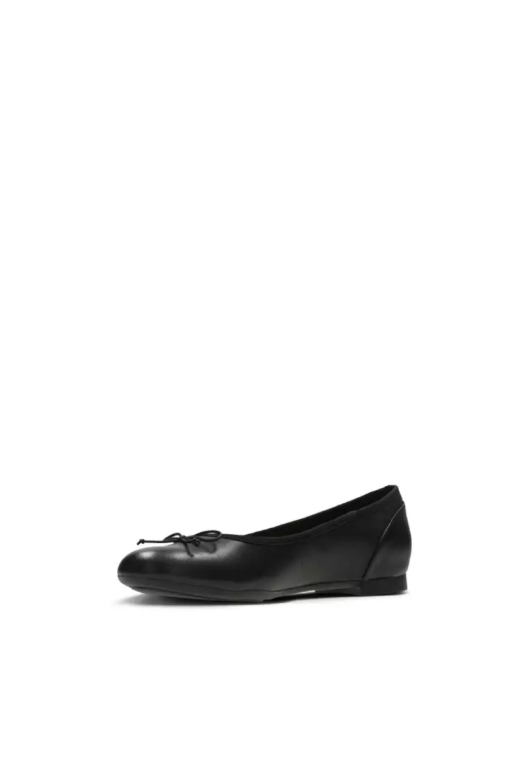 Clarks Clarks Couture Bloom Black Leather Womens Flats with Ortholite Technology