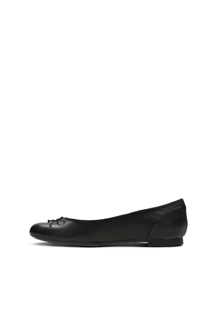 Clarks Clarks Couture Bloom Black Leather Womens Flats with Ortholite Technology