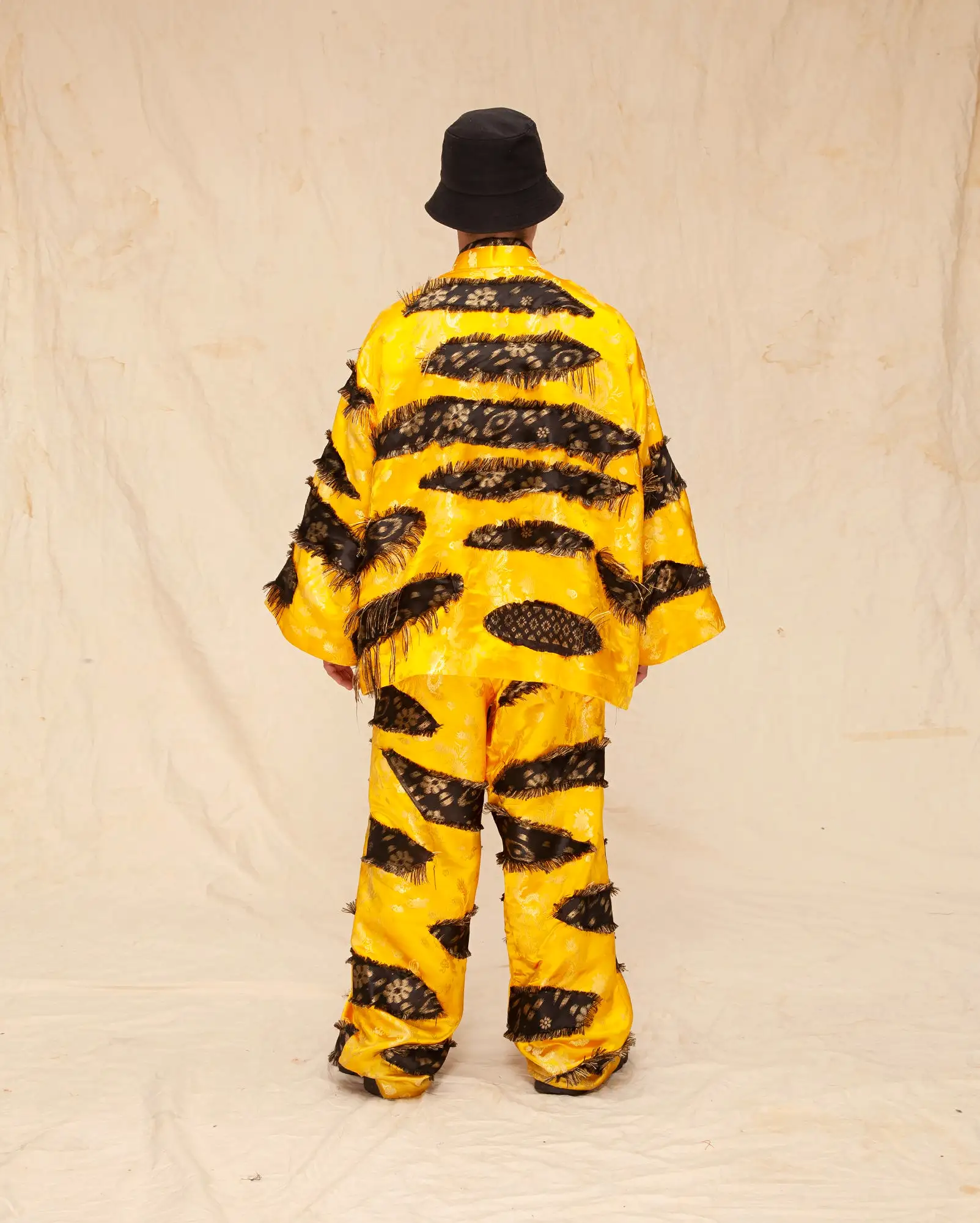 Harimau Tang Suit