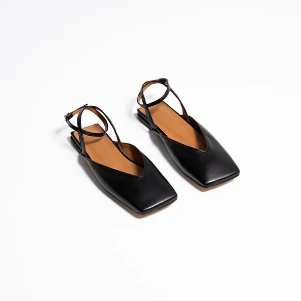 Open side ballet flat in black leather