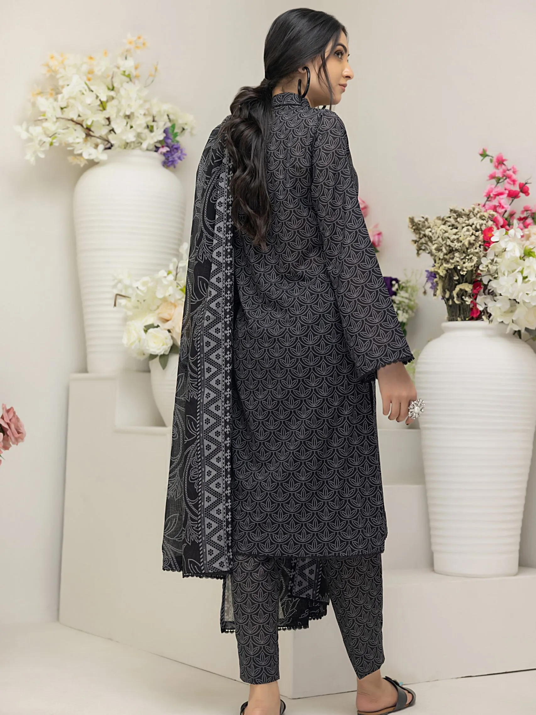 Regalia Salina Black & White Unstitched Printed Lawn 3Pc Suit BNW4-9