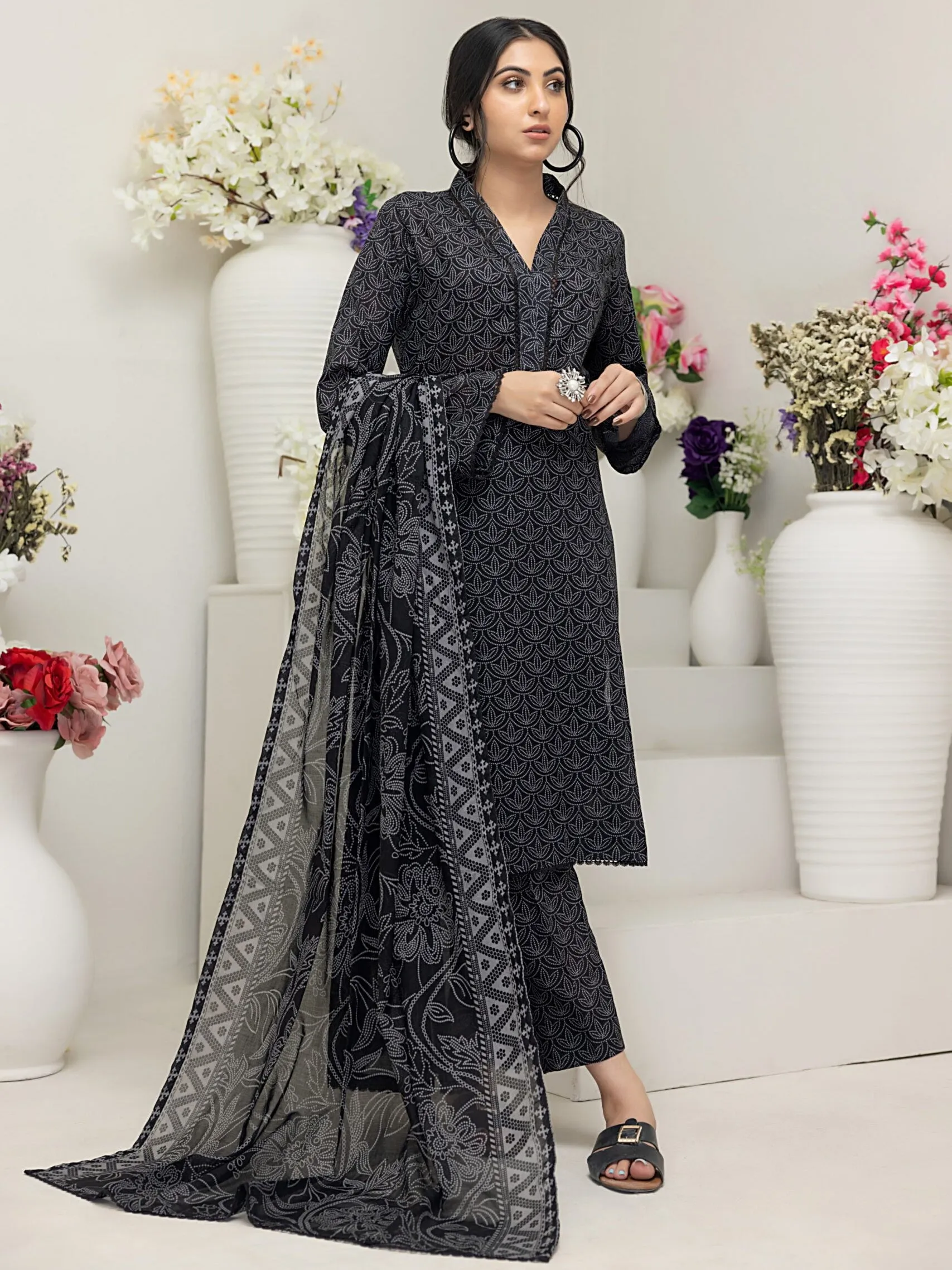 Regalia Salina Black & White Unstitched Printed Lawn 3Pc Suit BNW4-9