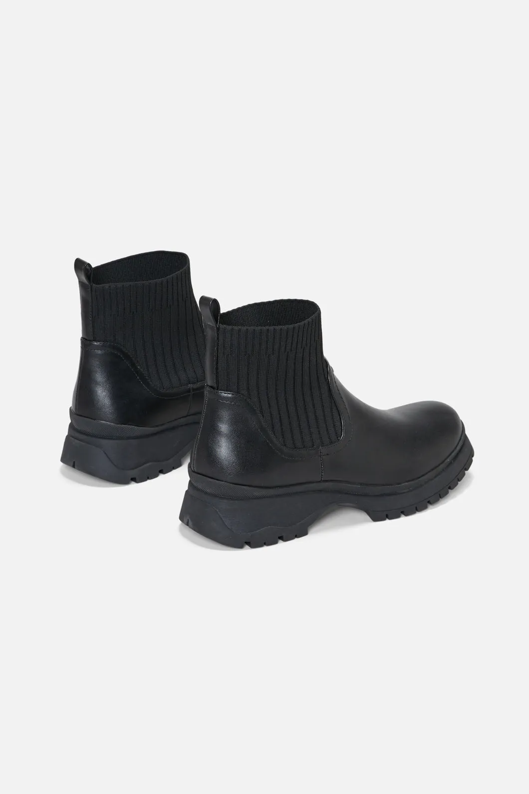 Rib Trim Boot